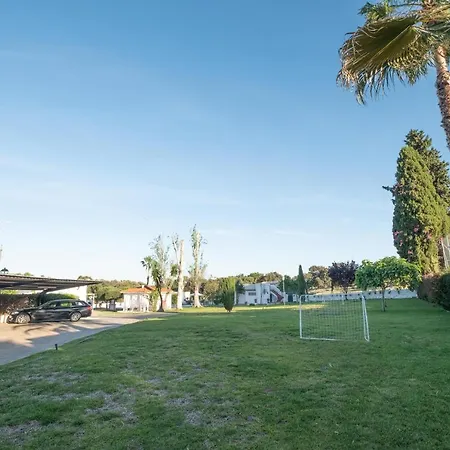 Agradable Con Piscina Casa de Férias *