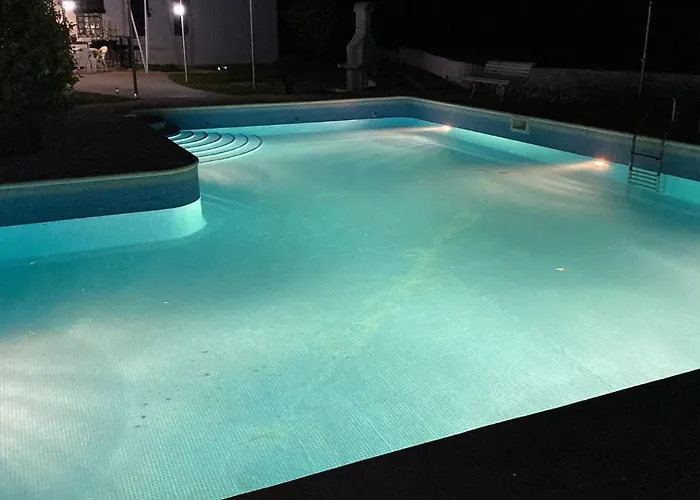 Agradable Con Piscina
